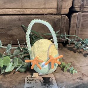 Chickie Tail Egg Ornament Green