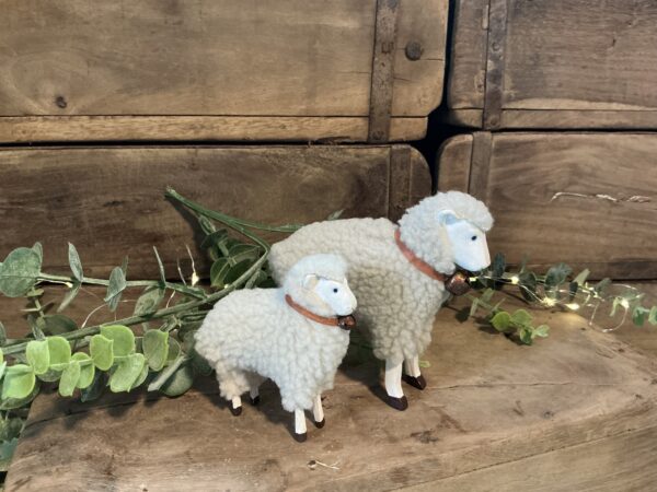 Small Lambs (set of 2)