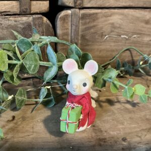 Little Mouse with Gift