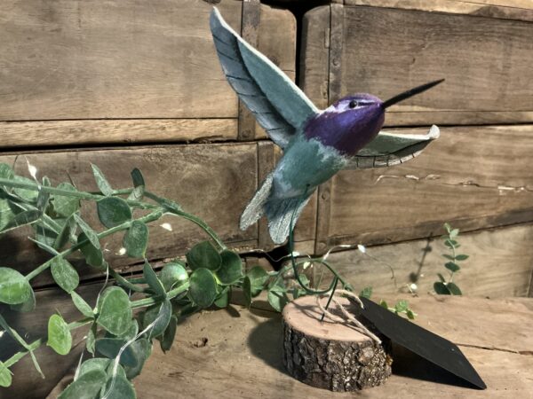 Flying Hummingbird (stand 2) - Image 4